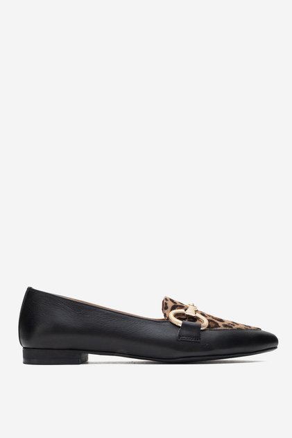 Women's Buckle Detailed Pointed Toe Stylish Loafer Shoes Real Leather