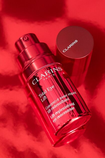 Clarins Total Eye Lift 15 ml Onarıcı Göz Kremi - Fiyatı, Yorumları