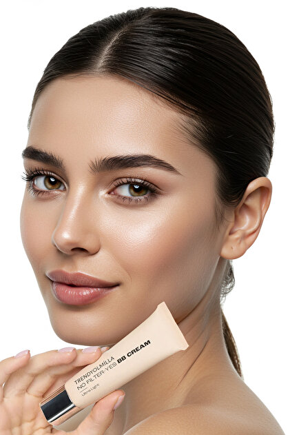 Trendyolmilla Beauty Doğal ve Parlak Bitişli Ultra Hafif BB Krem