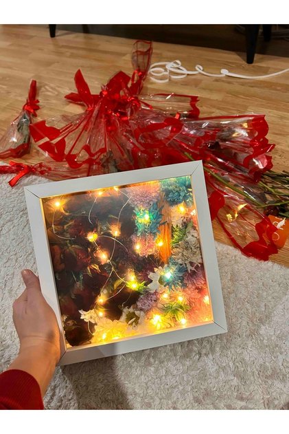 LED hediyeli 25x25 Derin Anı Çerçevesi Gül Kutusu