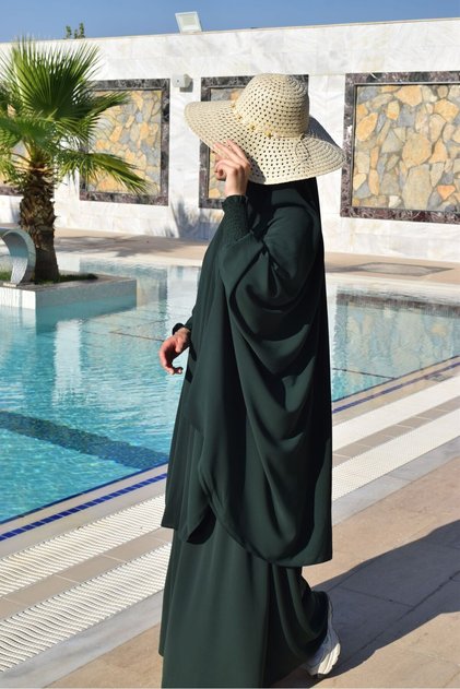 Head suit with needle veil medina silk