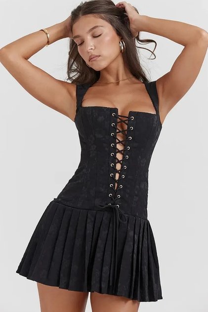 Rochie de seară mini sexy, neagră, cu bretele groase și corset frontal ajustabil din țesătură texturată