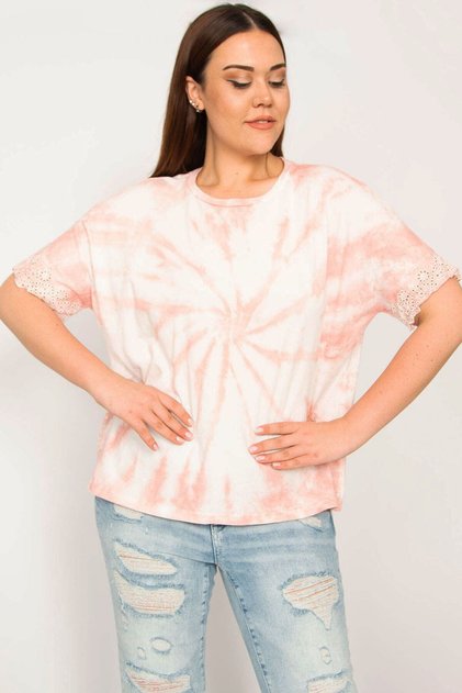 Women's Large Size Salmon Batik Patterned Blouse with Lace Detail at Cuff 65n33289