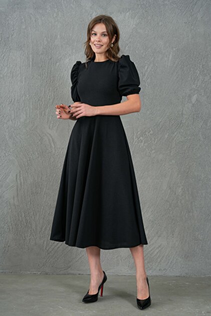 Rochie de seară neagră, lungime midi, cu croi evazat, din material material scuba, cu mânecă balon, decolteu rotund, 092