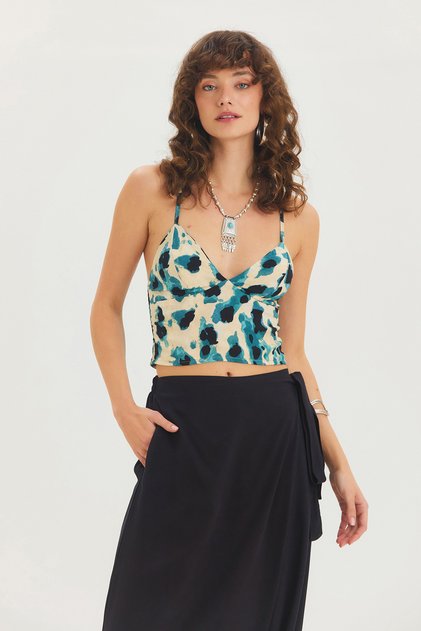 Desenli V Yaka Askılı Crop Top Mavi