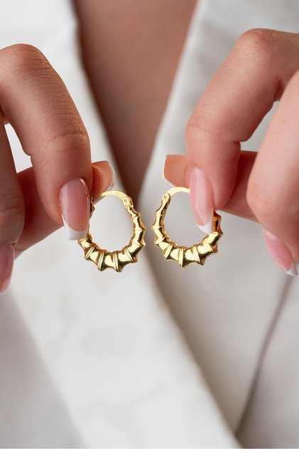 925 Ayar Gümüş Gold Rengi Parçalı Çizgili Şarnel Küpe