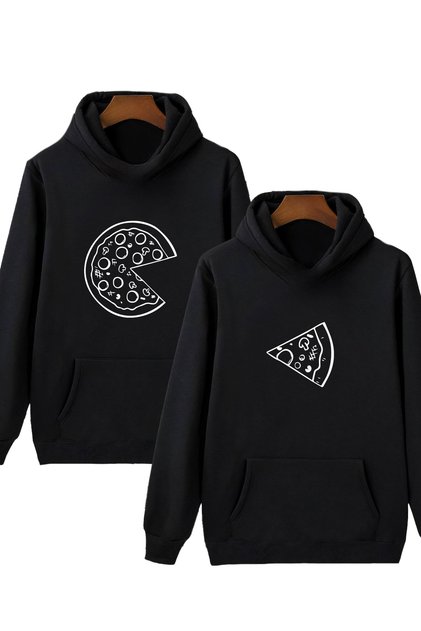 مجموعة زوجين من Pizza Slice Lover - سويت شيرت بقلنسوة كبير الحجم مطبوع باللون الأسود