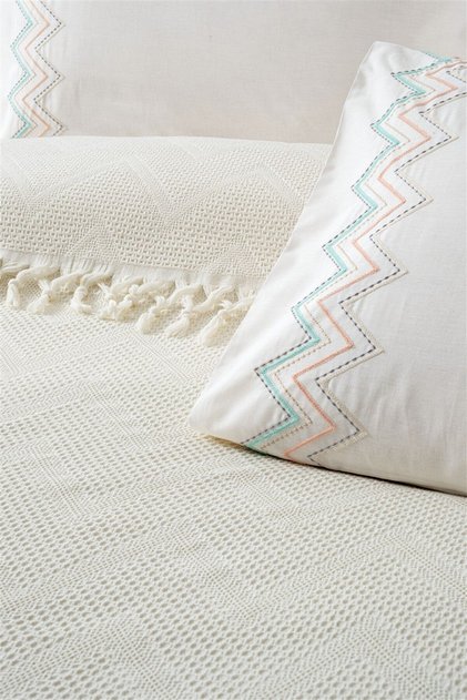 Tivoli Double Jacquard Pattern Lacing Fringed Pique Set - Delfina - Cream