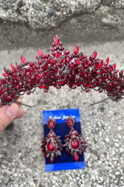 Aldonsa Burgundy Bridal Henna Crown Special Occasion Accessory Women's Crown and Wide Shuttle Earring Set