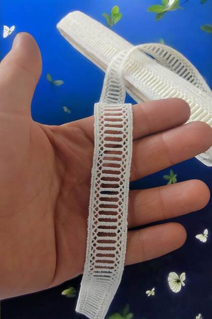 Güpür Dantel Parlak Merdiven Kenar Ara Desen 8 Metre