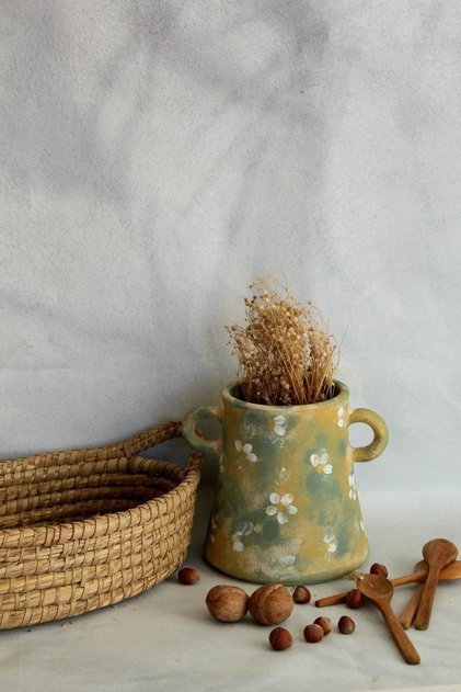 Dekoratif Vintage El Yapımı Papatyalı Çift Kulplu Seramik & Çömlek Vazo & Kaşıklık