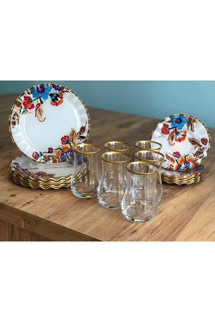 White Floral Patterned Curved 18 Piece Tea Enjoyment Set
