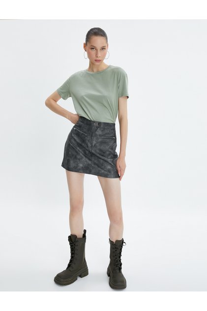 Basic Cotton Short-Sleeve Crew-Neck T-Shirt