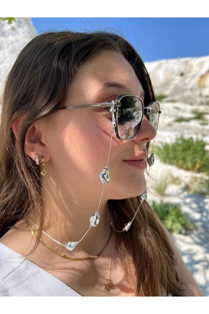 Stylish Eyeglass Chain – Modern Eyeglass Strap & Elegant Accessory