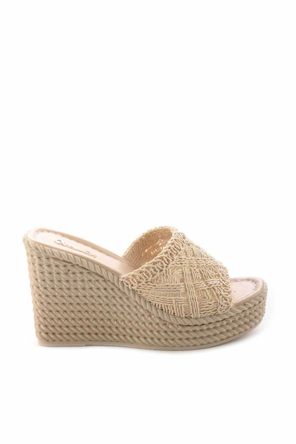 Beige Women's Slippers K04578070616