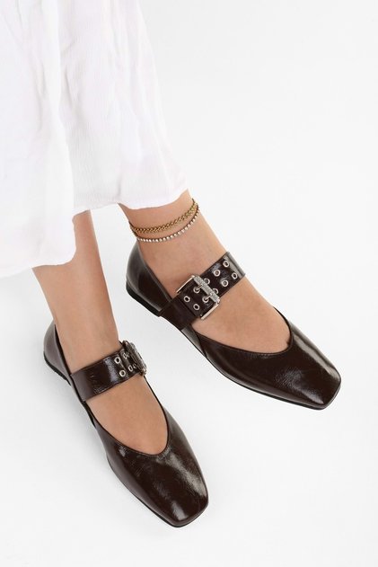 Women's Vell Bitter Brown Skin Belt Buckle Ballerinas