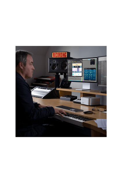 Apple Mac Studio: Apple M3 Ultra chip with 28‑core CPU, 60‑core