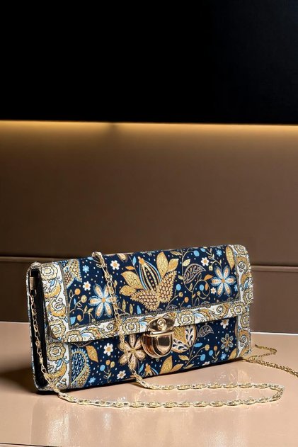 Women's Ethnic Rug Patterned Fabric Shoulder and Hand Bag – Stylish Chain Strap Design
