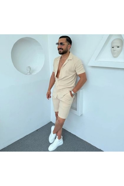 طقم قميص وسروال قصير الأكمام للرجال من Alaçatı Style Wrinkled Fabric Summer Lycra