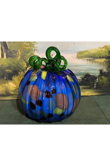 17 cm yüksekliğinde 15 cm çapında murano