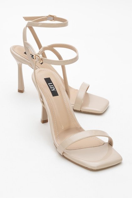 Beige patent thin heeled women's shoes