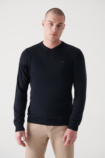 Schwarzer Strickpullover aus Wollmischung mit V-Ausschnitt für Herren E 005016