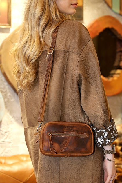 Dakota Woman Large Women's Shoulder Bag