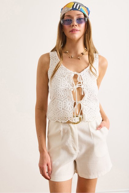 Women's White Lined Lace Vest with Lace Detail Ylk-19000077