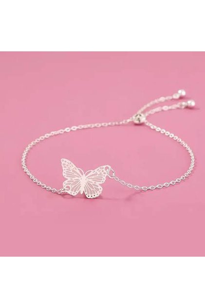 Complete Your Elegance with This Exquisite Butterfly Design Bracelet