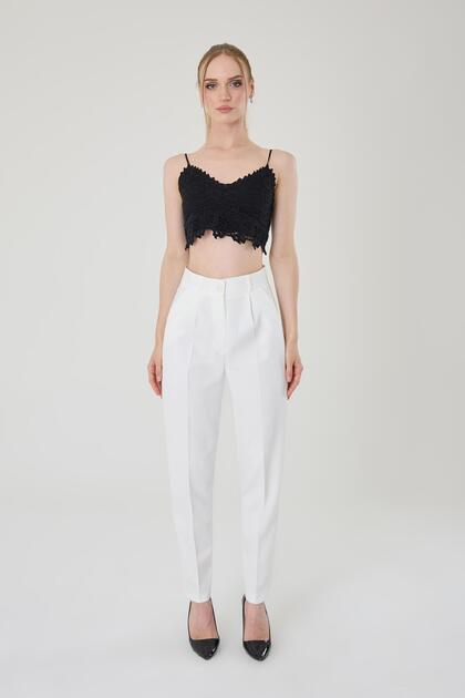 Pantaloni albi din țesătură slim pentru damă