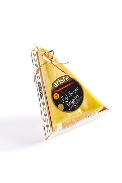 Ahşap Hediyelik Kutulu Kars Eski Kaşar Peyniri 250 gr – Şirden Mayalı, Dinlendirilmiş