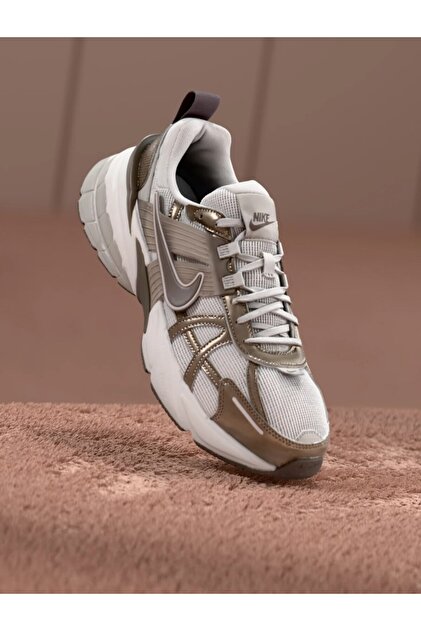 NIKE V2K RUN 25cm 茶色 ブラウン ベージュ Nike V2K Run Kadın Sneaker Ayakkabı - Fiyatı, Yorumları