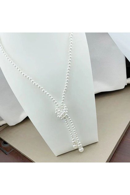 Stoned Pearl Women's Necklace to Complete Your Elegance