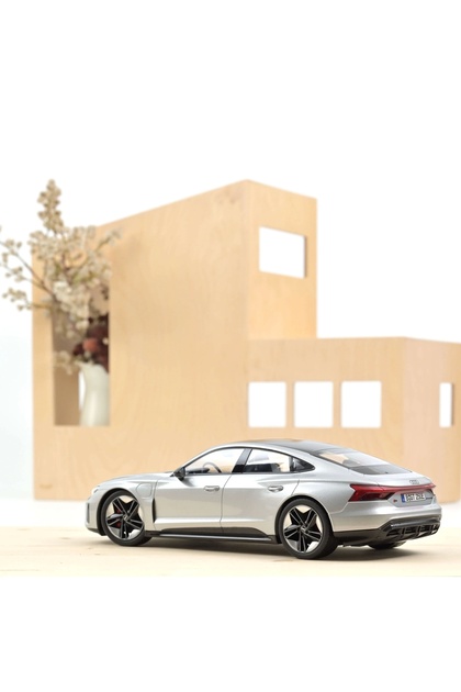 Norev 1/18 Audi RS e-tron GT 2021 Silver - Fiyatı, Yorumları