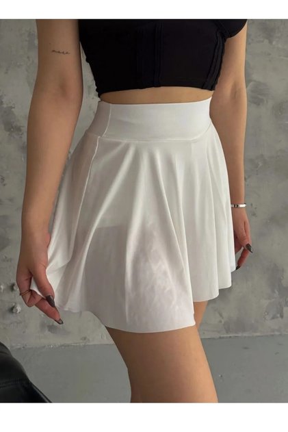 Kadın Beyaz Şort Pileli Kloş Mini Etek