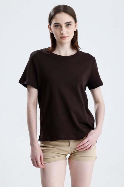 Brown Regular Fit Basic Women's T-Shirt 100% Cotton Slit Short Sleeve Crew Neck Solid Color