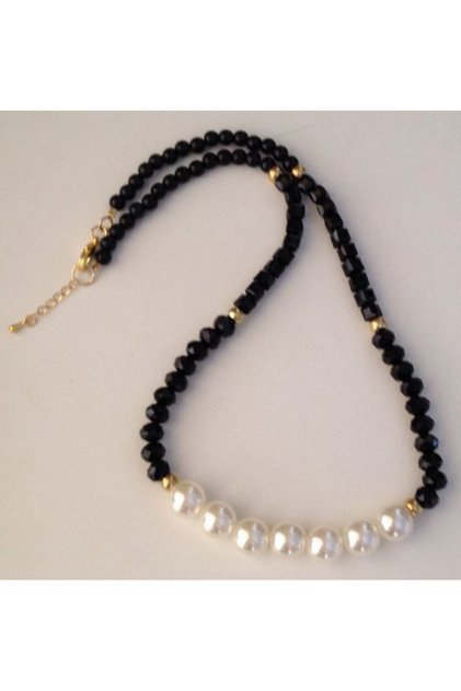 Elegant Black Stone and Pearl Women's Necklace - Add Chic to Your Elegance
