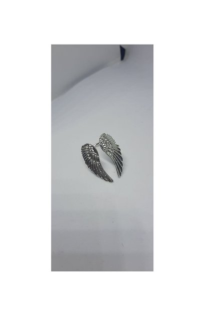 Complete Your Style with a Stylish and Adjustable Bird Wing Ring