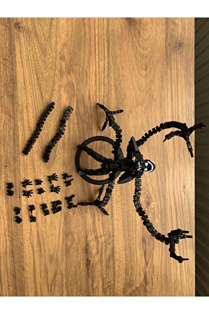 Home Dummy 13 Venom Figür – Eklemli, Pozlanabilir Koleksiyon