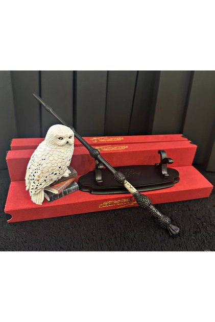 Harry Potter Baykuşu Hedwig Figürü ve Stantlı Dumbledore Asası