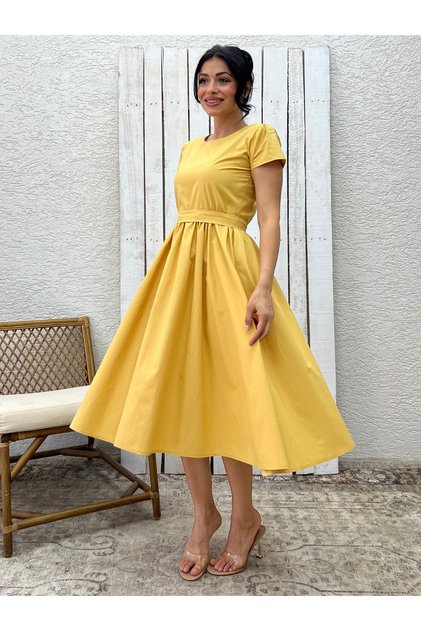 Rochie evazată din poplin muștar cu decolteu rotund