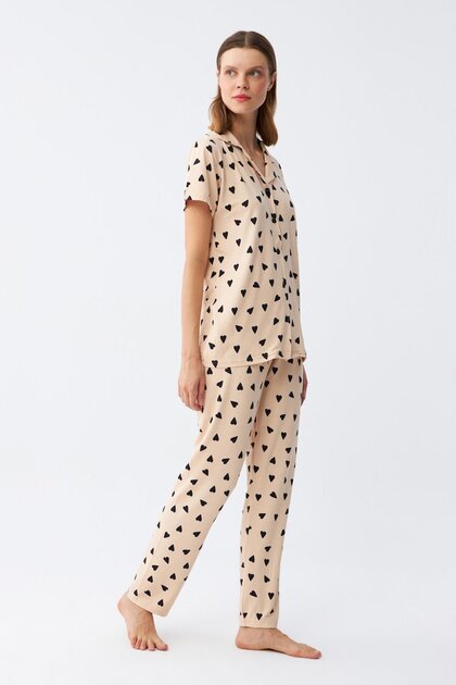 Women's Cream Color Heart Patterned Front Buttoned Pajama Set