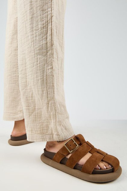 Brancato Women's Genuine Leather Buckle Banded Sabo Tan Slippers