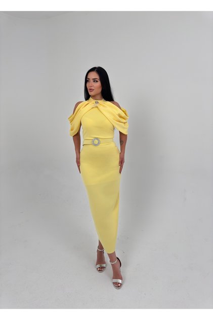Rochie de damă din material scuba importat, cu curea, detaliu broșă cu ciucure, cu căptușeală