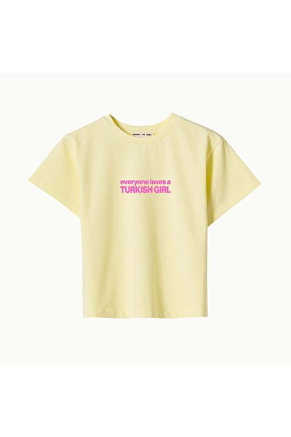 SUNDAY THE LABEL EVERYONE LOVES A TURKISH GIRL - BABY TEE - Fiyatı
