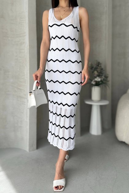 V-Neck Zigzag Detailed Knitwear Dress