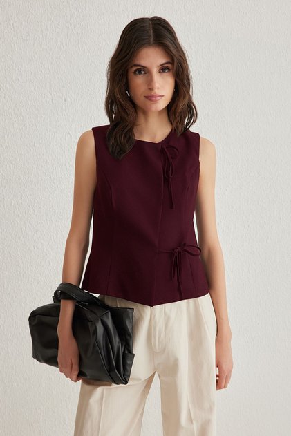 Burgundy Regular Slim Fit Tie-Detail Vest TWOSS25YE00023