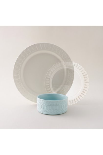 La Misa 18-Piece Earthenware Dinnerware Set from the Roshan Collection