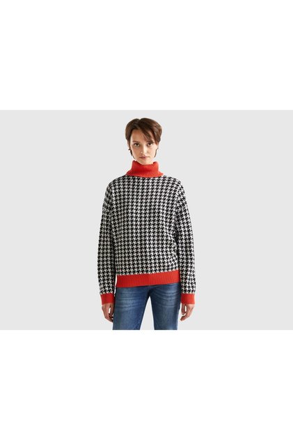 Women's Houndstooth Turtleneck Sweater