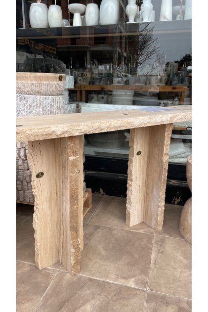 Traverten Doğal Taş Dekoratif Patlatma Kenarlı Dresuar 127x30x80
